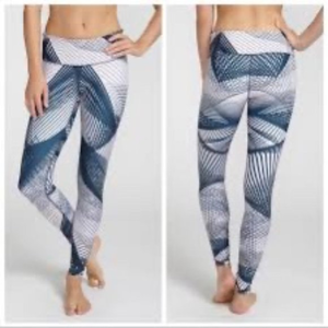 Noli Yoga Lazer Barre Legging S EUC‎
